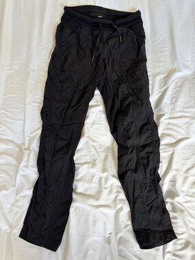 Lululemon Black Tapered Jogger Pants | Lightweight Athletic Joggers | Size 6